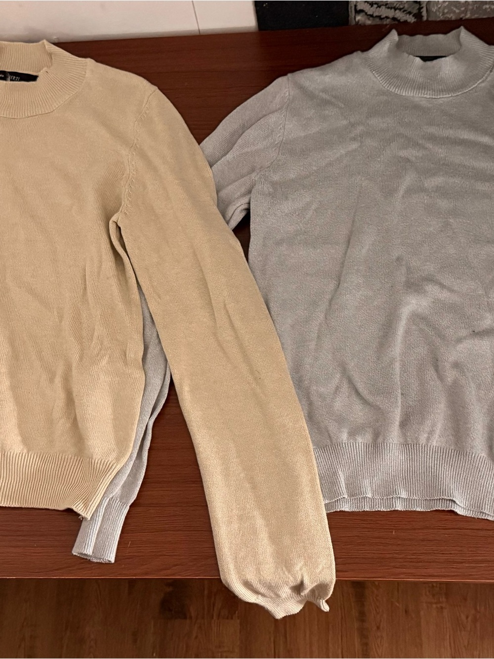 Women’s Lightweight Mock Neck Sweater - Cream and Light Gray